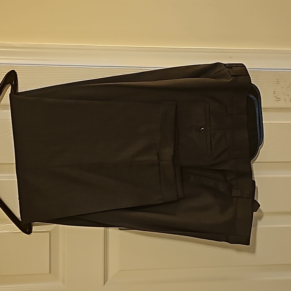 Brown - Steve Harvey, 2- piece suit, Never worn, 56L, 48x30 pants with cuffs.
